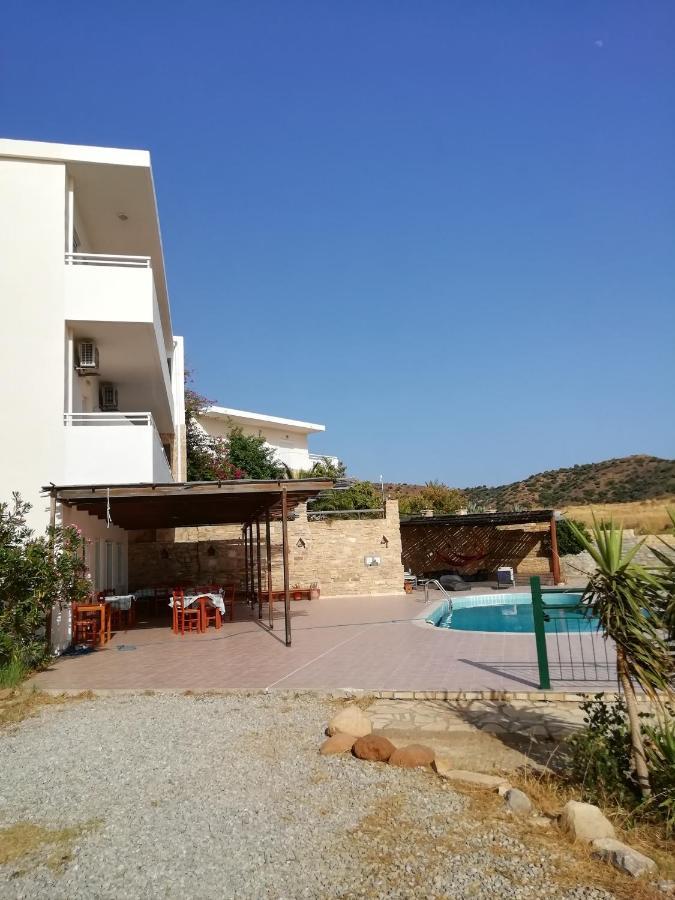 Hill Of Calm Hotell Triopetra Exteriör bild