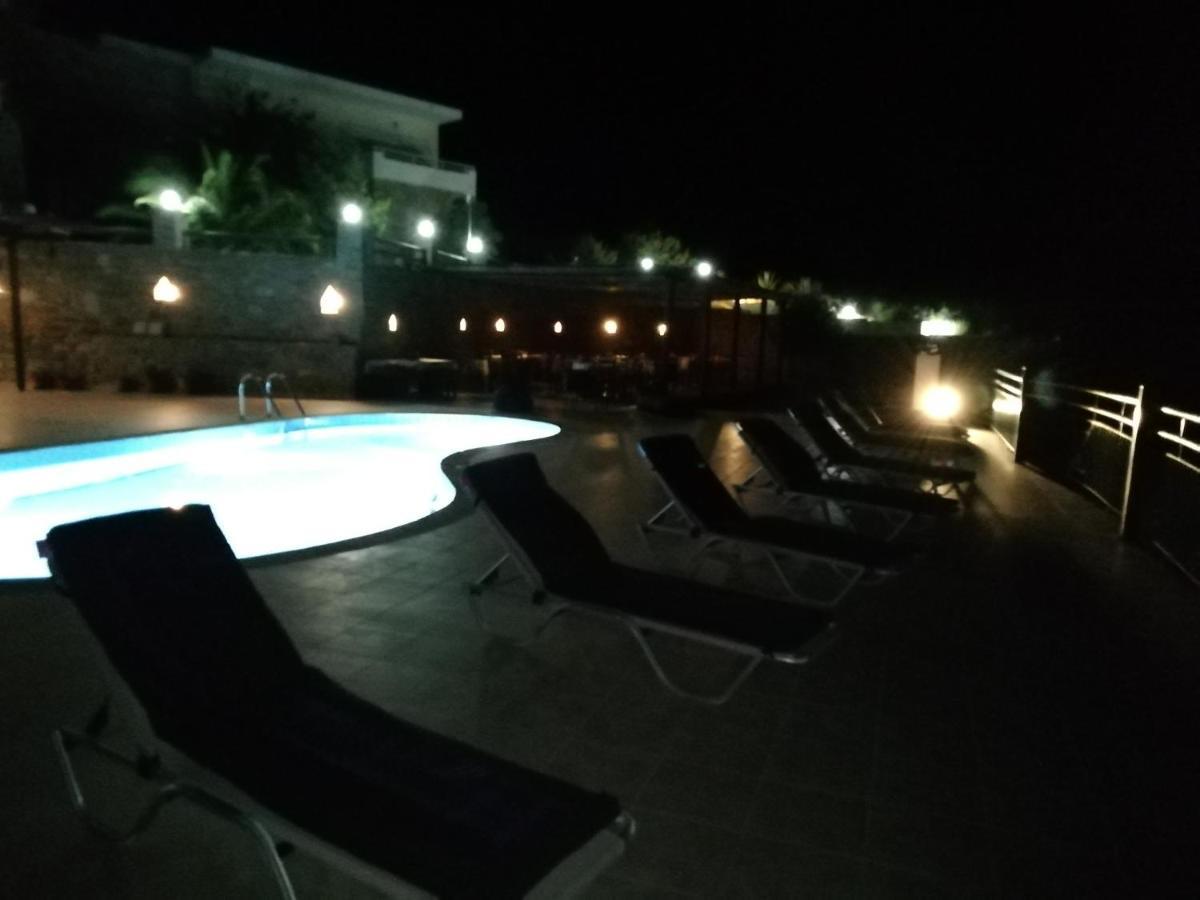 Hill Of Calm Hotell Triopetra Exteriör bild
